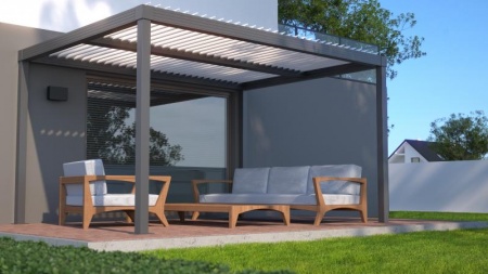 Pergola sur mesure, quels avantages pour votre espace ext&eacute;rieur ?