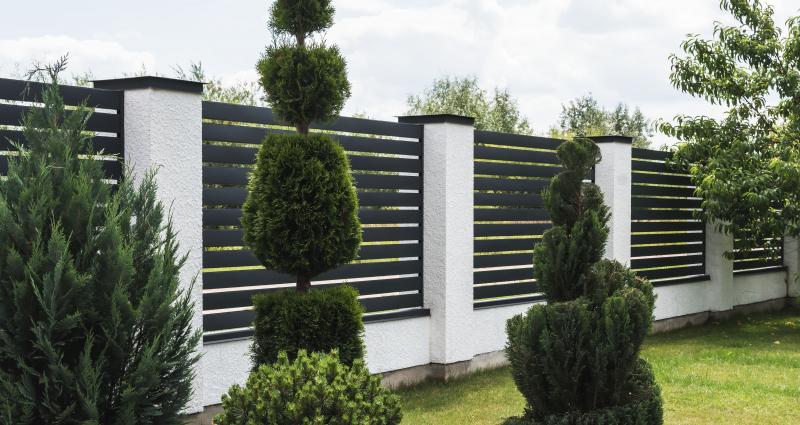 Panneaux pare-vue, comment cr&eacute;er un espace intime dans votre jardin