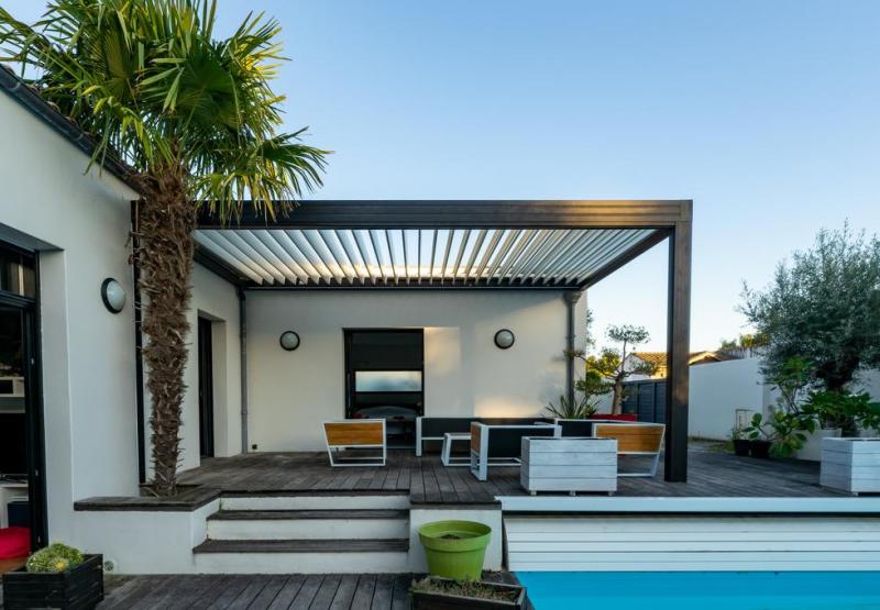 Pergola en aluminium, comment transformer votre espace ext&eacute;rieur