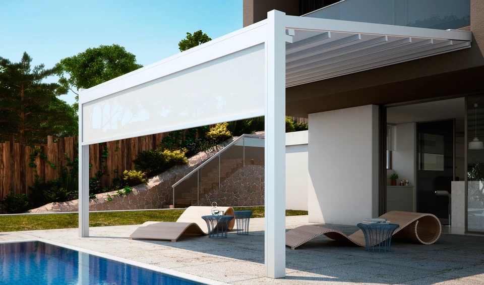 Terrasse extérieure avec mobilier de jardin en résine tressée naturelle : deux fauteuils daybed ovales et une table basse cylindrique